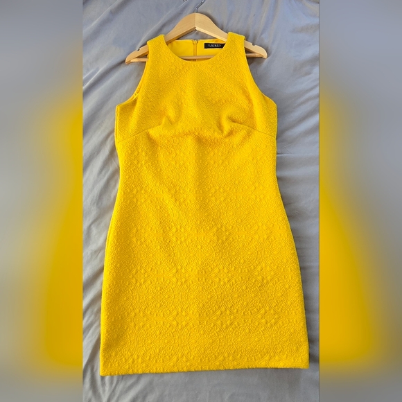 Lauren Ralph Lauren Dresses & Skirts - Lauren Ralph Lauren Quilted Pont-Knit Sleeveless Dress In Yellow Size 6